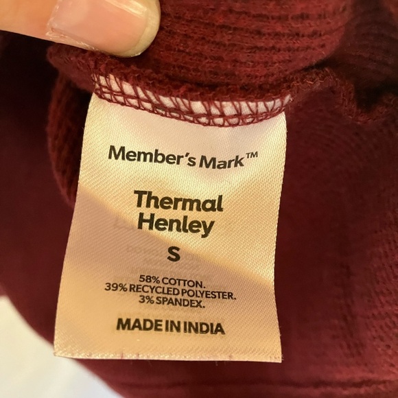 Red Henley Shirt and Gray Pants Set - Picture 4 of 16